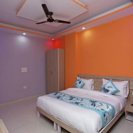 Oyo Rose Residency Near Dwarka Sector 9 Metro Station Hotel New Delhi Exterior foto