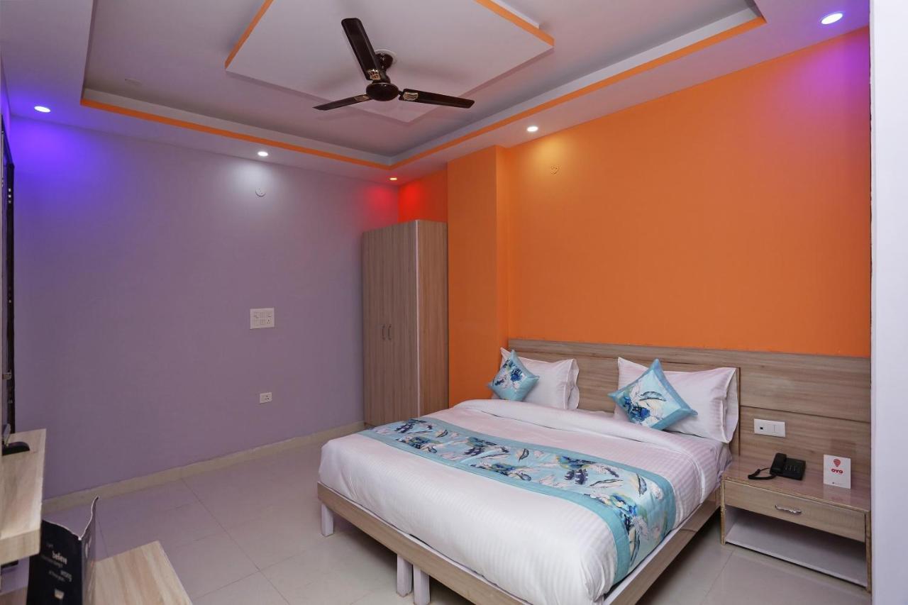 Oyo Rose Residency Near Dwarka Sector 9 Metro Station Hotel New Delhi Exterior foto